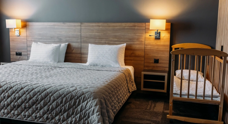 Double room in the Favor Park Hotel in Kyiv with wooden decoration