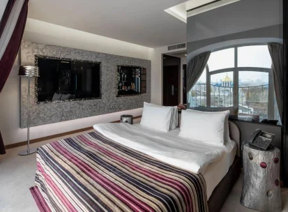 11 Mirrors Design Hotel