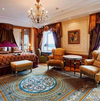 Fairmont Grand - decorated hotel suite with seating area