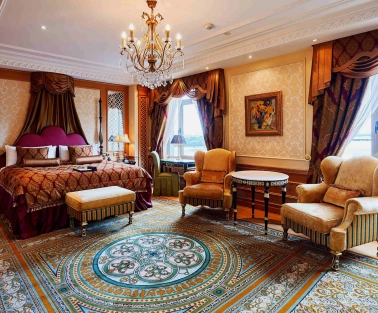 Fairmont Grand - decorated hotel suite with seating area