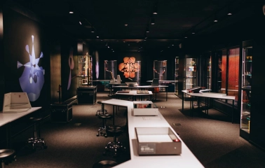 Museum of Mathematics Kuboid in Kyiv - dark museum hall for assembling robots