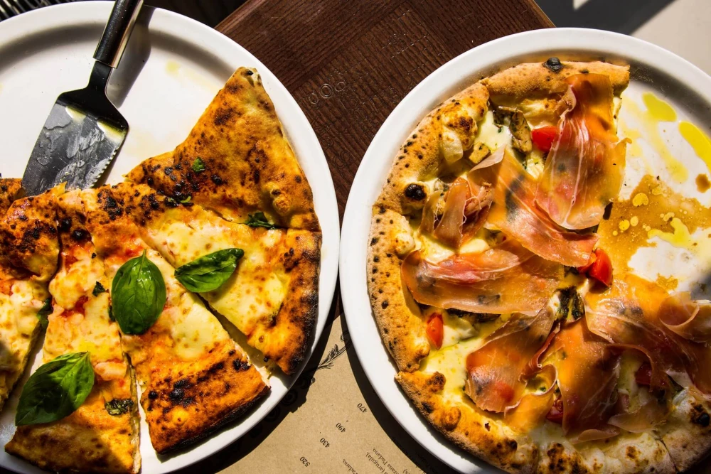 Napule pizzeria: two pizzas on the table