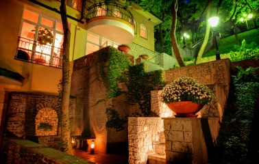 Terasa - wooden staircase leading to a rooftop terrace