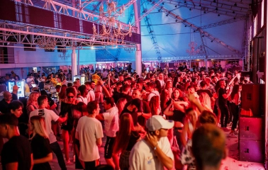 Full dance floor of the Fifty club in Kyiv